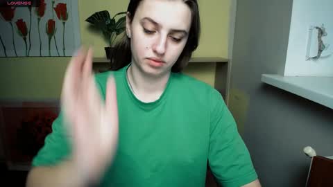 Snapshot of mariatess_ chatting on 01-05-25, 09:15 Mariia online show from 01-05-25, 09:15