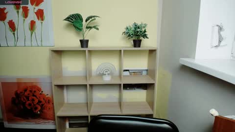 Snapshot of mariatess_ chatting on 01-08-25, 02:14 Mariia online show from 01-08-25, 02:14