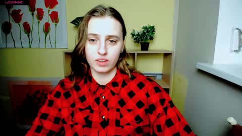Snapshot of mariatess_ chatting on 02-25-25, 03:05 Mariia online show from 02-25-25, 03:05