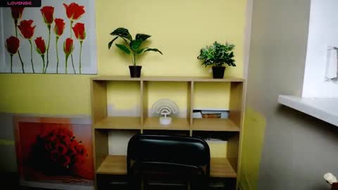 Snapshot of mariatess_ chatting on 03-12-25, 02:45 Mariia online show from 03-12-25, 02:45