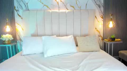 Snapshot of mariathlittle chatting on 10-22-25, 05:45 Maria online show from 10-22-25, 05:45