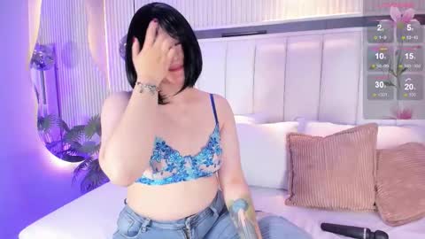 Snapshot of mariathlittle chatting on 10-29-25, 05:47 Maria online show from 10-29-25, 05:47