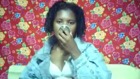 Snapshot of marie599194 chatting on 07-07-26, 06:47 marie599194 online show from 07-07-26, 06:47