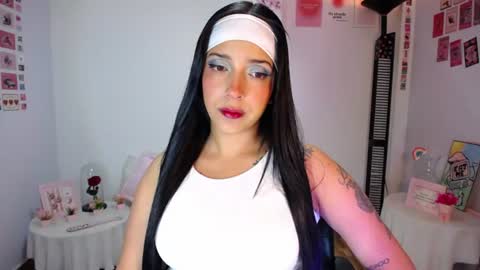 Snapshot of marie_daved chatting on 06-30-26, 01:28 Nicolle online show from 06-30-26, 01:28