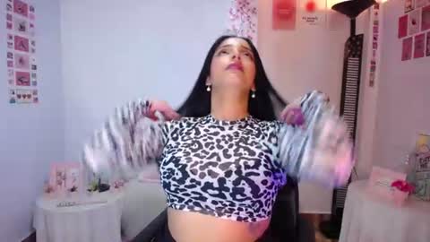 Snapshot of marie_daved chatting on 07-28-26, 04:41 Nicolle online show from 07-28-26, 04:41