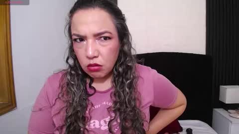 Snapshot of marie_hss chatting on 11-20-25, 04:29 marie_hss online show from 11-20-25, 04:29