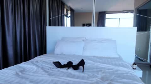 Marie online show from 03-10-25, 09:53