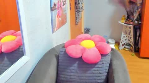 Marie   online show from 02-14-25, 08:10