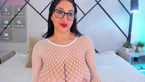 Snapshot of marie_miller_ chatting on 03-06-25, 11:58 M A R I E online show from 03-06-25, 11:58
