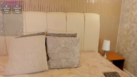 M A R I E online show from 04-24-26, 01:02