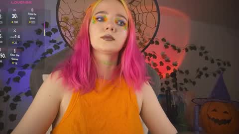 Mariel Gold online show from 10-27-25, 05:22