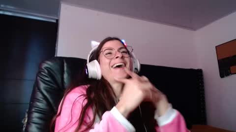 Snapshot of mariel_sins21 chatting on 01-16-25, 02:51 Mariie online show from 01-16-25, 02:51