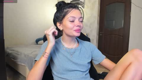 Snapshot of mariella__adams chatting on 01-18-25, 05:37 Maria  online show from 01-18-25, 05:37