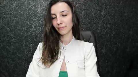 Snapshot of marielleanker chatting on 10-05-25, 11:08 marielleanker online show from 10-05-25, 11:08