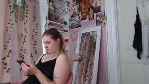 marigoldrue online show from 06-25-26, 04:11