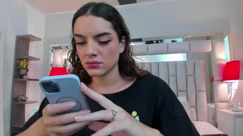 Snapshot of mariiahneedles chatting on 11-04-25, 09:14 mariiahneedles online show from 11-04-25, 09:14