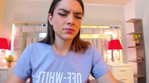 Snapshot of mariiahneedles chatting on 11-17-25, 10:04 mariiahneedles online show from 11-17-25, 10:04