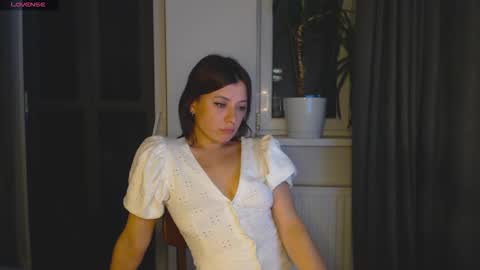 Snapshot of mariique chatting on 11-29-25, 09:18 Mari online show from 11-29-25, 09:18