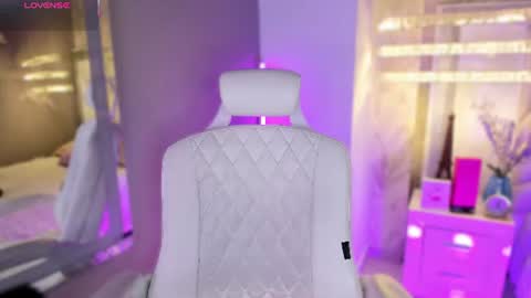 Mariluu  online show from 07-15-26, 02:00