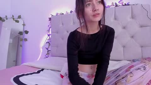 Snapshot of marin_kitoko chatting on 12-17-24, 03:28 Marin kitoko online show from 12-17-24, 03:28