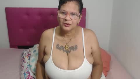 Snapshot of marinamilf chatting on 11-09-25, 01:20 Marina online show from 11-09-25, 01:20