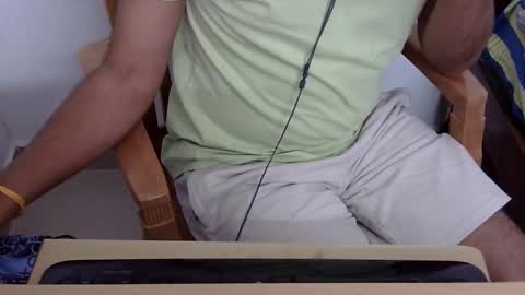 Snapshot of marinavine chatting on 01-18-25, 05:59 The SHY UncutBoy online show from 01-18-25, 05:59