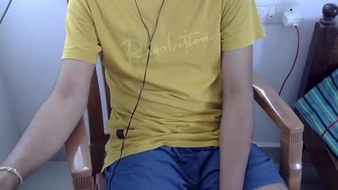 Snapshot of marinavine chatting on 01-17-26, 05:34 The SHY UncutBoy online show from 01-17-26, 05:34