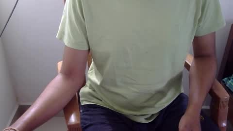 Snapshot of marinavine chatting on 02-08-26, 05:00 The SHY UncutBoy online show from 02-08-26, 05:00