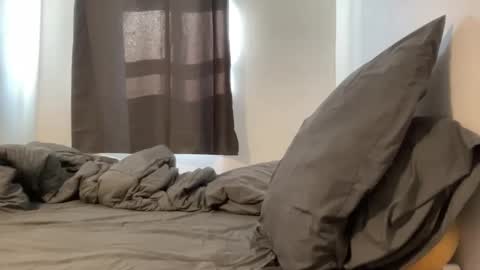 Snapshot of marineguyk19 chatting on 01-25-25, 04:57 Z online show from 01-25-25, 04:57