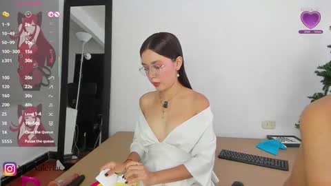 Snapshot of marioandmia chatting on 10-12-25, 08:41 marioandmia online show from 10-12-25, 08:41