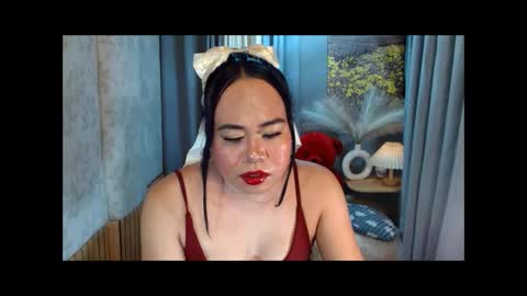 LEAH online show from 04-24-26, 05:37