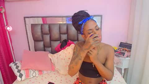 Nathaly online show from 10-26-25, 01:50