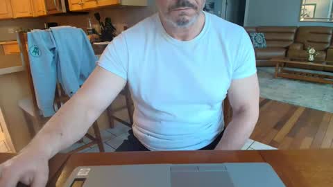 Mark online show from 03-08-25, 01:03