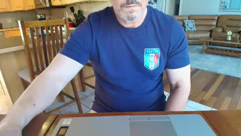 Mark online show from 03-10-25, 10:02