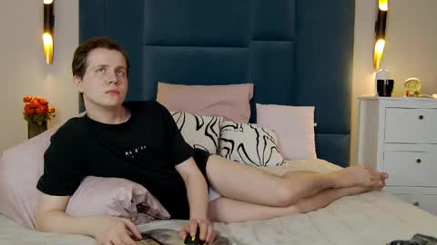 Mark online show from 03-24-26, 10:04