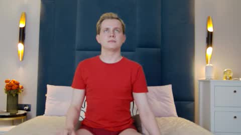 Mark online show from 03-26-26, 09:42