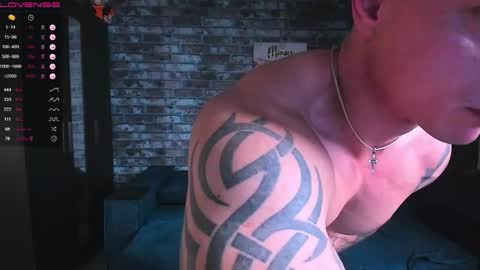 Snapshot of mark_normal chatting on 10-26-25, 04:29 Mark online show from 10-26-25, 04:29