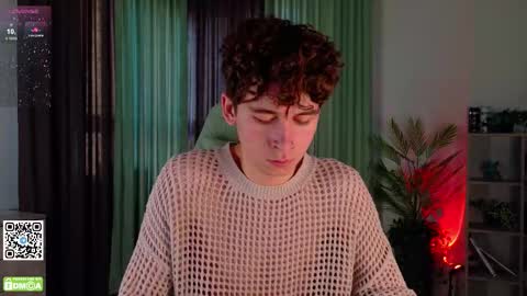 Snapshot of mark_safr chatting on 10-22-25, 10:26 Mark online show from 10-22-25, 10:26