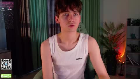 Snapshot of mark_safr chatting on 10-25-25, 10:23 Mark online show from 10-25-25, 10:23