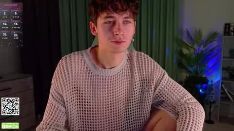 Snapshot of mark_safr chatting on 10-26-25, 11:05 Mark online show from 10-26-25, 11:05