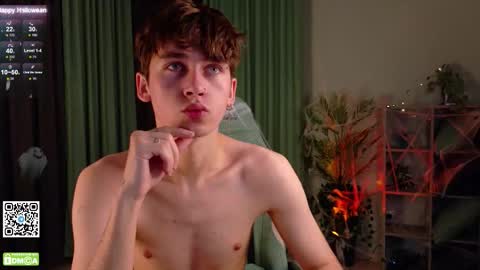 Snapshot of mark_safr chatting on 11-01-25, 01:35 Mark online show from 11-01-25, 01:35