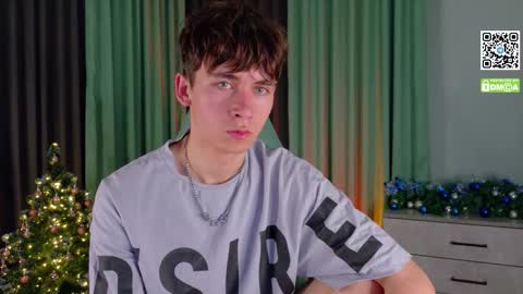 Snapshot of mark_safr chatting on 12-14-25, 04:45 Mark online show from 12-14-25, 04:45