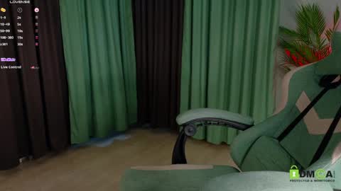 Snapshot of mark_safr chatting on 05-08-26, 12:16 Mark online show from 05-08-26, 12:16