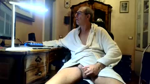 Snapshot of markmarkmark00 chatting on 01-01-25, 04:29 markmarkmark00 online show from 01-01-25, 04:29