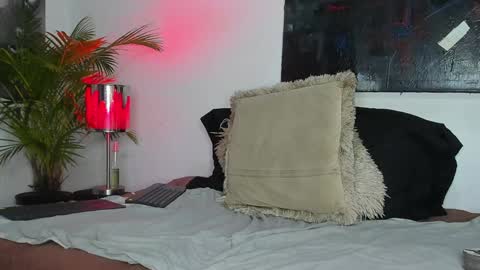 Snapshot of markus_latin chatting on 12-26-24, 04:14 Markus latin online show from 12-26-24, 04:14