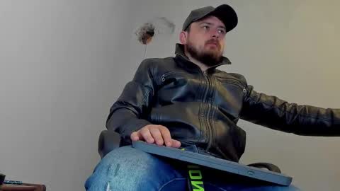 Snapshot of markwaynescr chatting on 11-19-25, 11:21 MARK online show from 11-19-25, 11:21