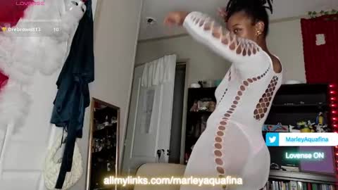 Snapshot of marleymadness9 chatting on 12-05-25, 03:09 MarleyAquafina online show from 12-05-25, 03:09