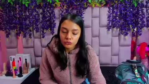 Snapshot of marlyanal chatting on 01-07-25, 12:52 Marly Anal  online show from 01-07-25, 12:52