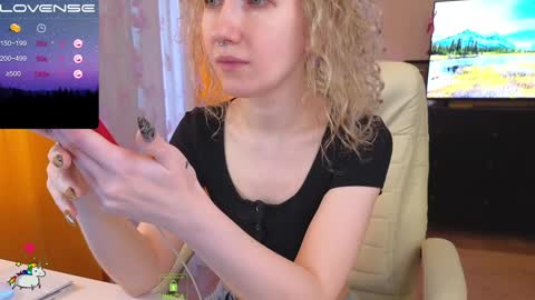 Snapshot of marmeladka777 chatting on 01-05-25, 11:37 Alena online show from 01-05-25, 11:37