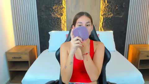 Snapshot of maroly_21 chatting on 03-12-25, 01:58 Maly online show from 03-12-25, 01:58